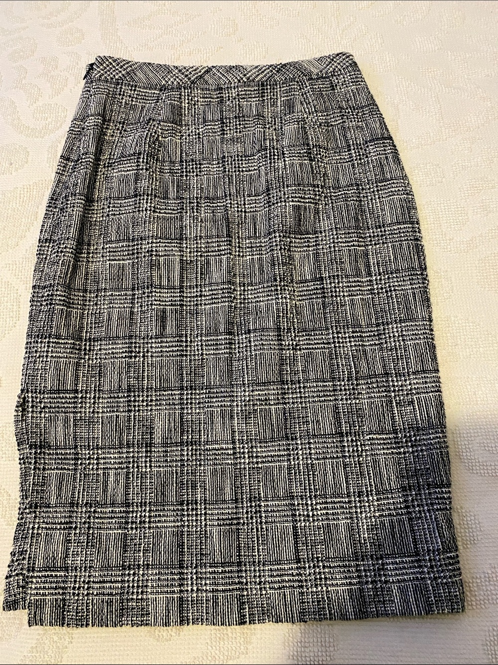 Banana Republic Black and White Plaid Pencil Skirt, thick skirt - Picture 7 of 7